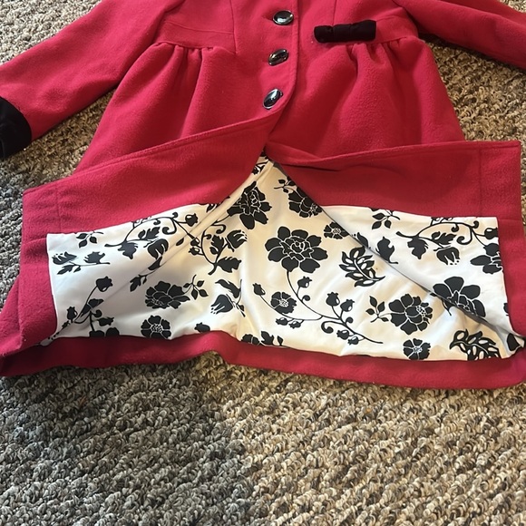 Kids red hooded coat - Picture 2 of 5